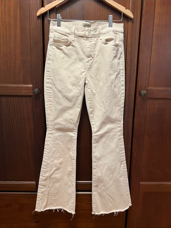 MOTHER Denim - MOTHER The Weekender Mid Rise Flare Jeans Fog Beige Frayed Hem Size 27